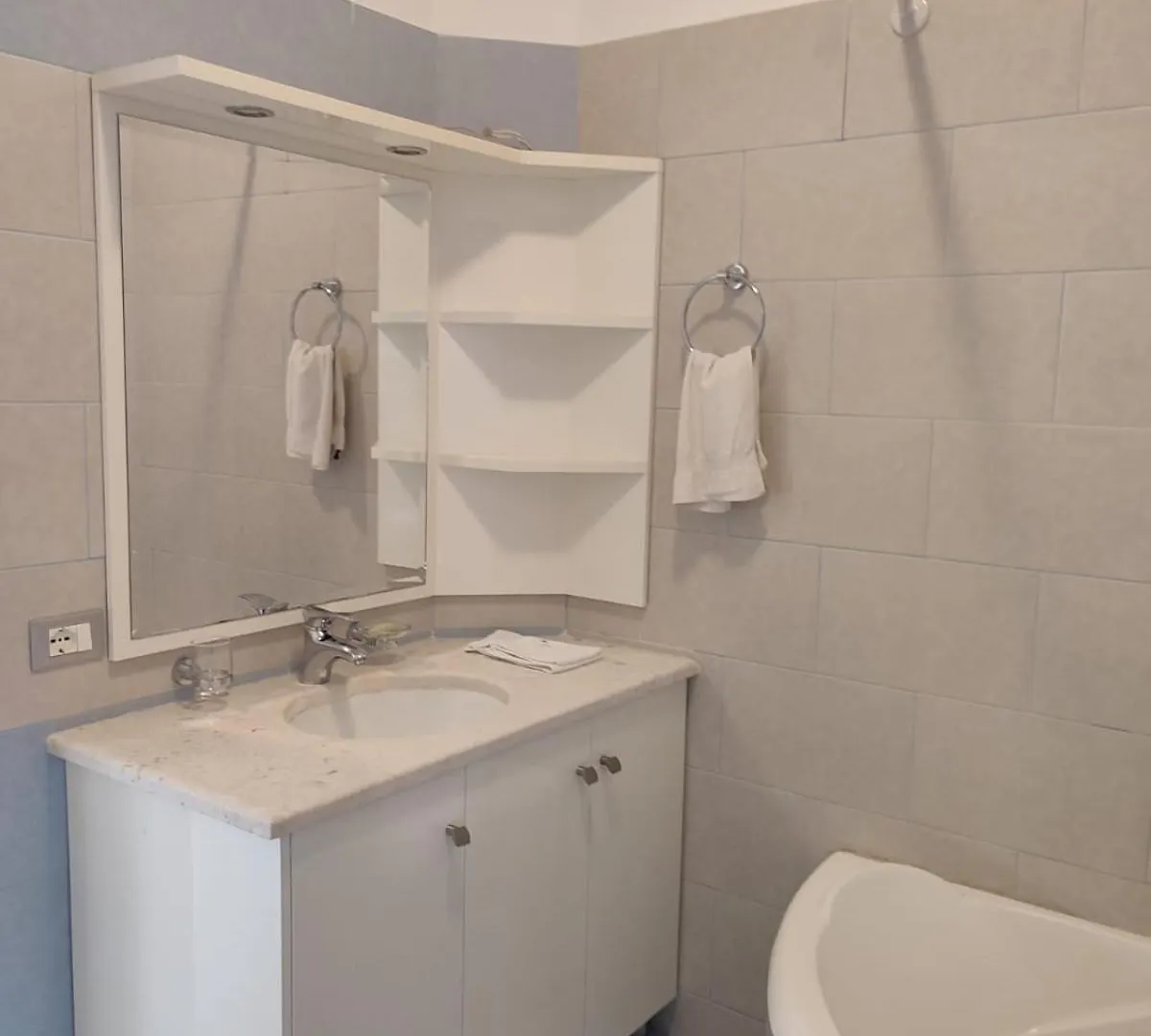 Cimi Apartments Sarandë 0*,  Albania
